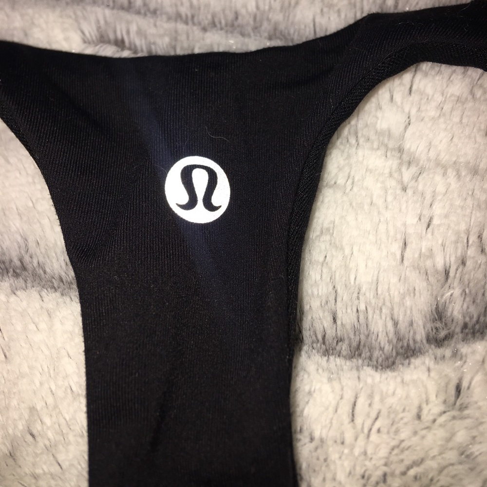 Lululemon sports bra